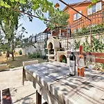 Eni Apartment