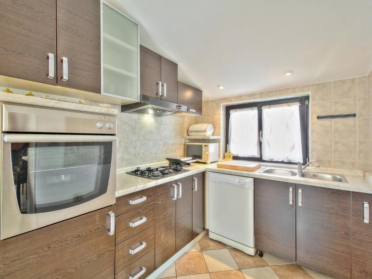 Eni Apartment *