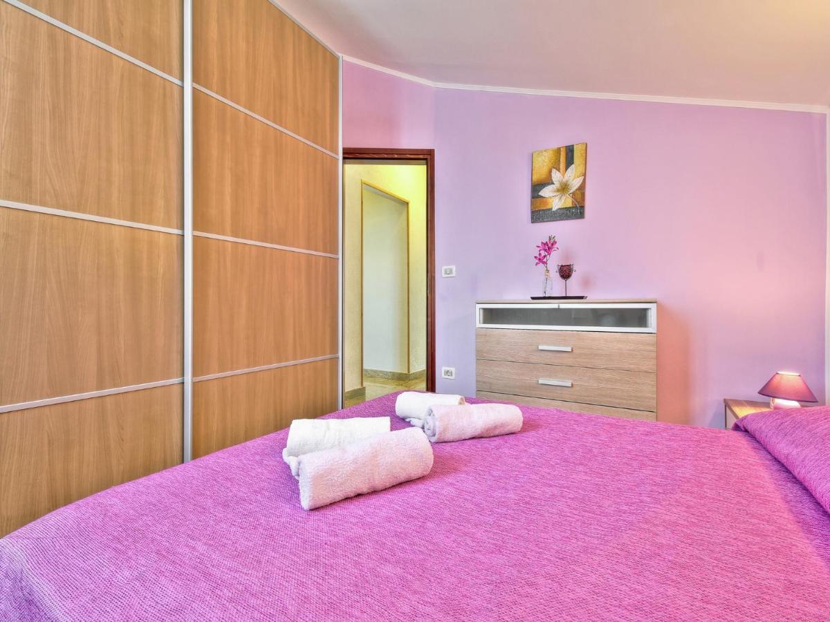 Eni Apartment *