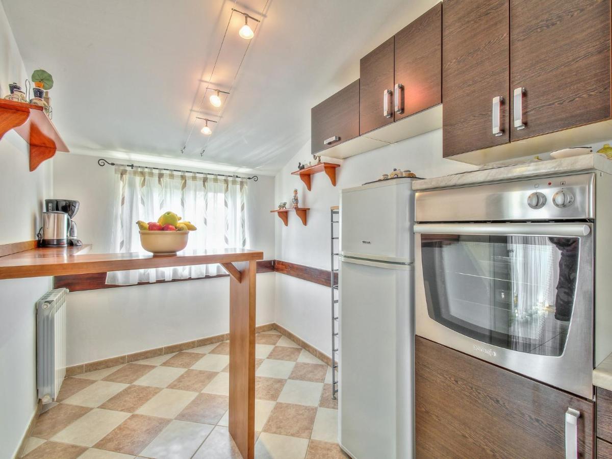 Eni Apartment *