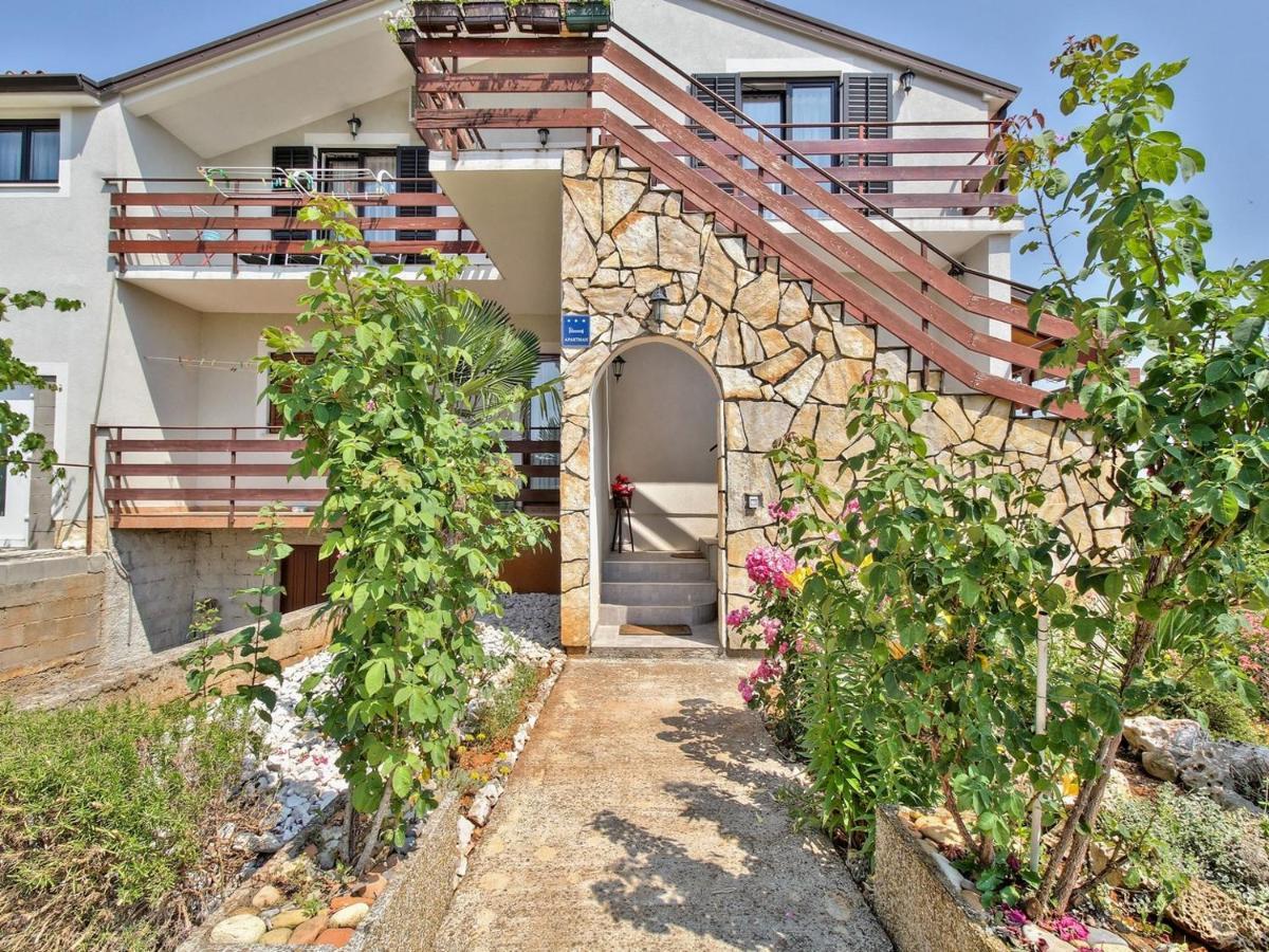 Eni Apartment *