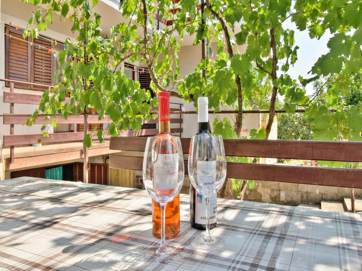 Apartment Eni